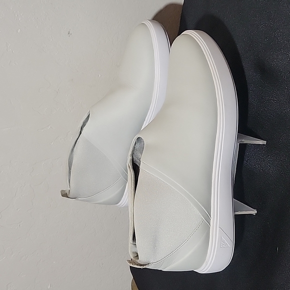 UNDER ARMOUR Capeside Crew Mid 11 - Picture 1 of 9